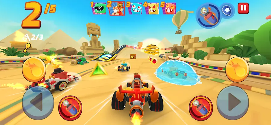 Karts coloridos a disputar uma curva numa pista temática de pirâmides no Starlit Kart Racing